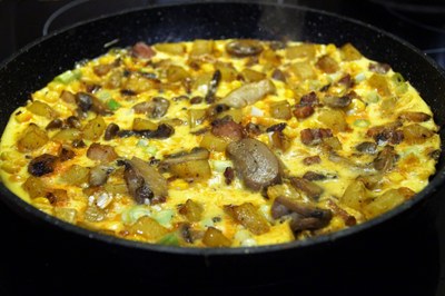 Omelette con i funghi, uno strato del crespeou