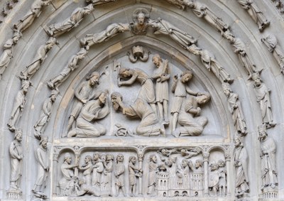 Parigi, basilica di Saint Denis, timpano del portale nord - Foto Myrabella - Wikimedia Commons