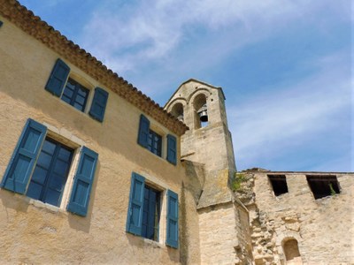 Priorato di Salagon, particolare del cortile