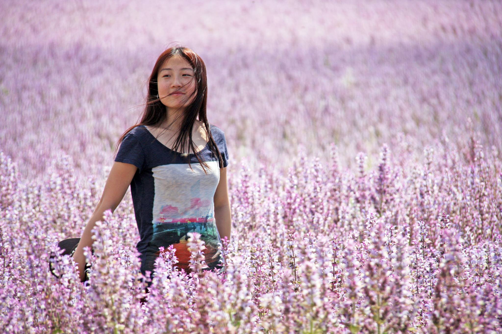 Ragazza tra i fiori di lavanda a Valensole © Gianni Ottonello