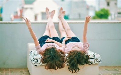 Relax a due