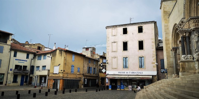 Saint-Gilles du Gard, la piazza dell'abbaziale