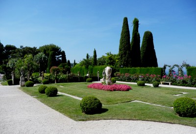 Saint-Jean-Cap-Ferrat, Villa Ephrussi de Rotschild, aiuola con fiori