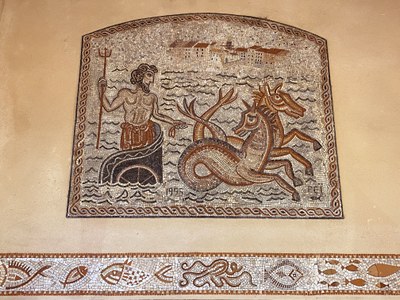 Saint-Tropez, mosaico al marché aux poissons © Saint-Tropez Tourisme