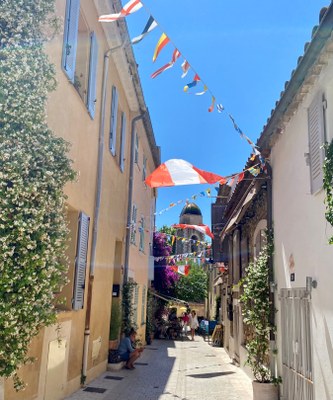 Saint-Tropez, rue du Portail neuf © Saint-Tropez Tourisme