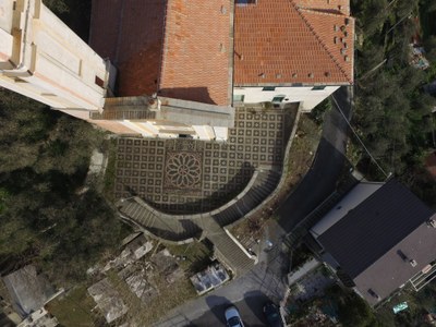 Sanguineto, Chiavari - Sagrato della chiesa di Sant'Antonino © Darko Vittorio Perrone