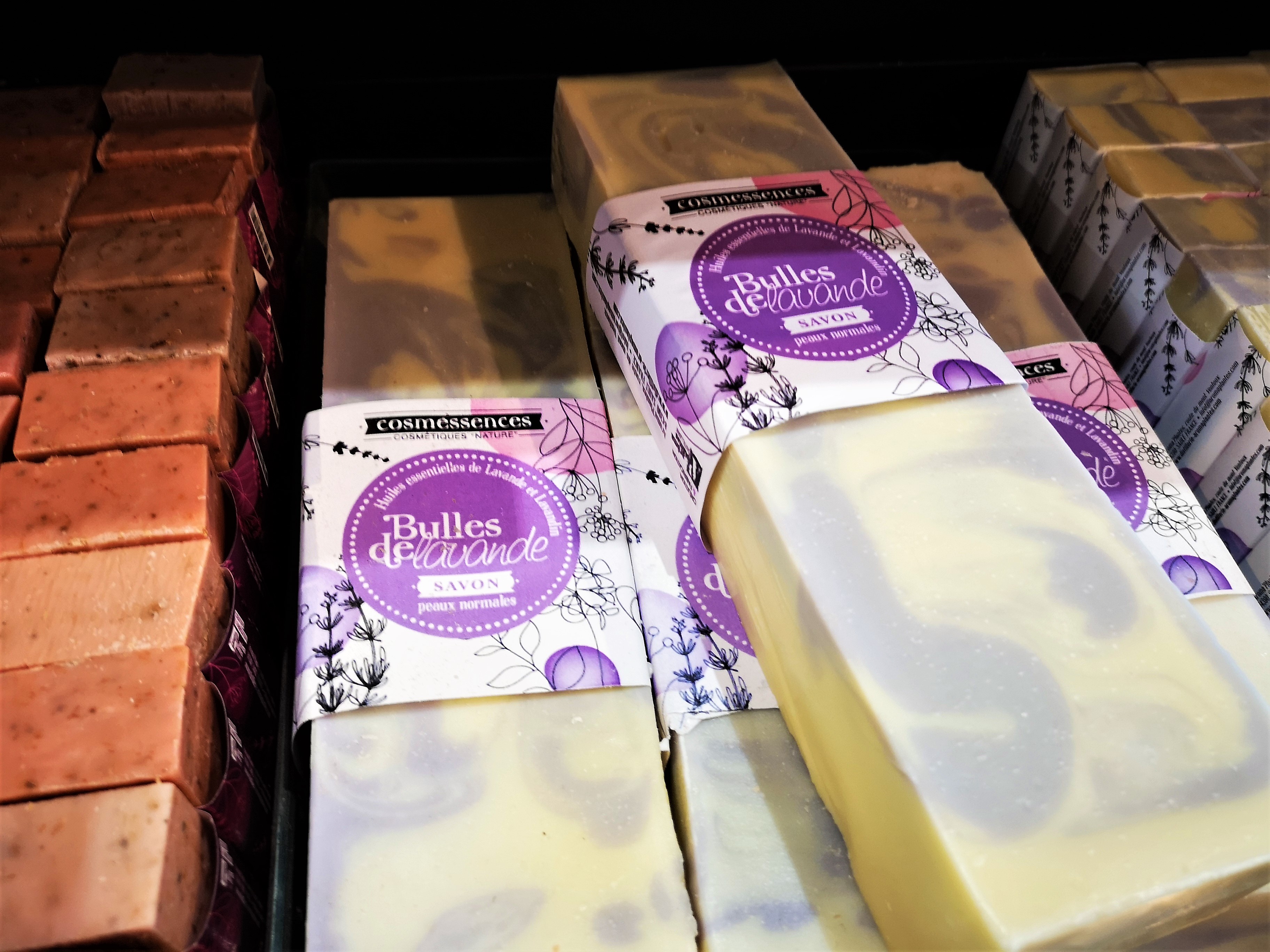 Sault, Aroma'Plantes, le barre di sapone in vendita alla boutique