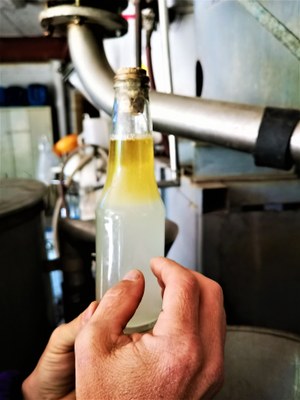 Sault, Aroma'Plantes, l'olio essenziale di lavanda si separa dall'acqua