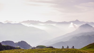 Serre Chevalier Vallée Briançon, raggiungere le cime in mountain bike © Xtreme Shooting