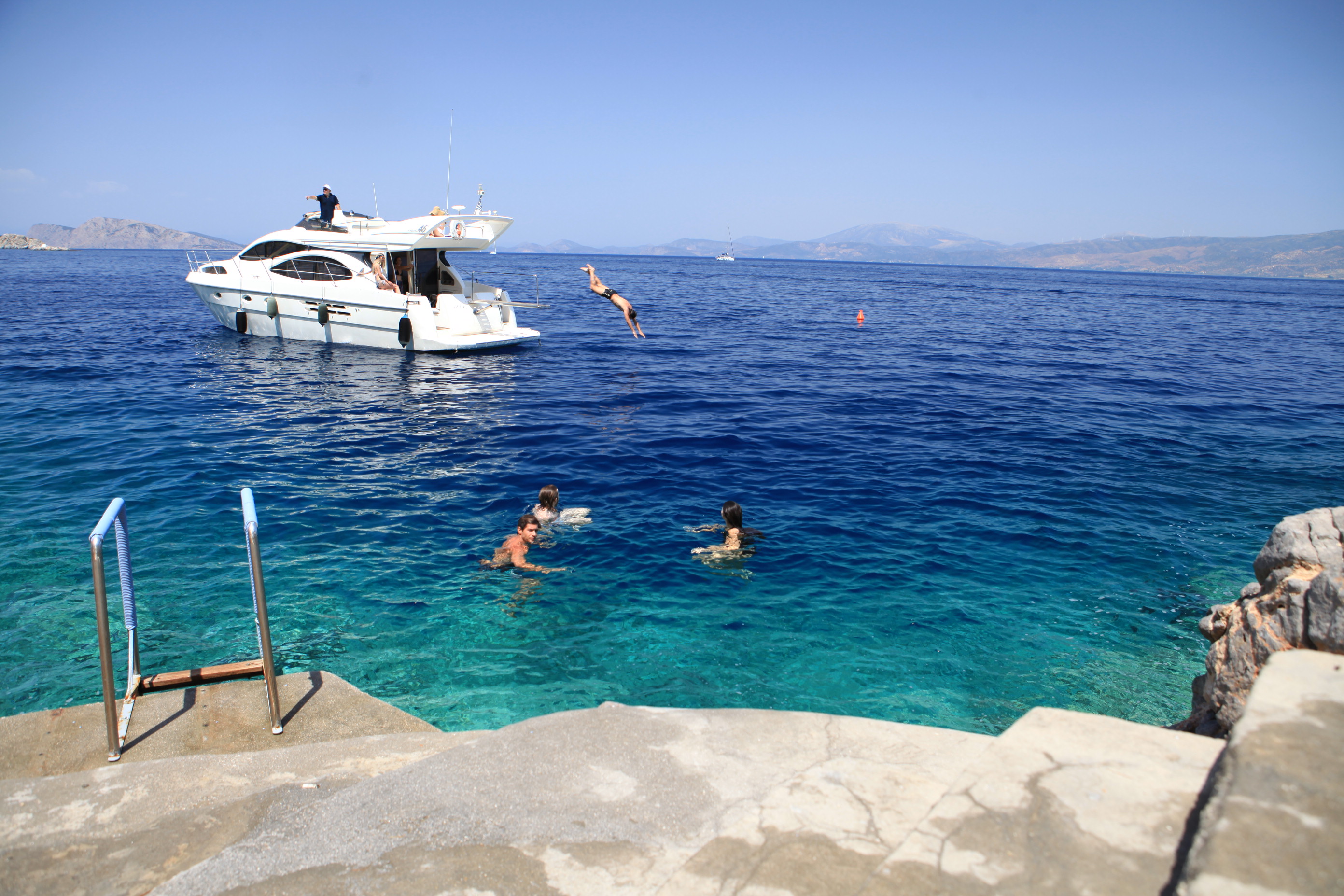 Su e giù dallo yacht, comfort e attività per tutti
