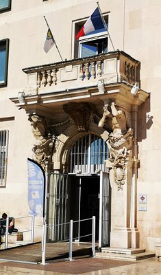 Tolone, gli Atlanti di Pierre Puget sulla facciata della Mairie d'Honneur