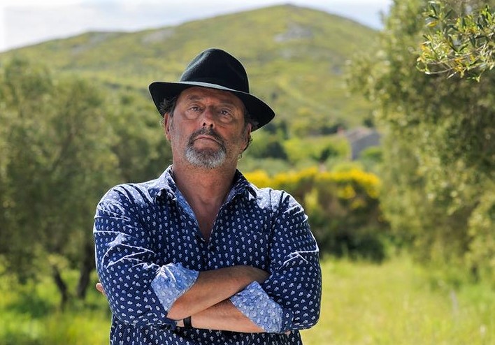 Un'estate in Provenza, il protagonista Jean Reno