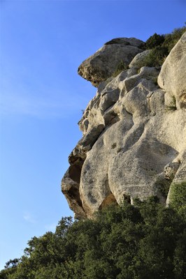 Uno sperone roccioso nei dintroni di Les Baux