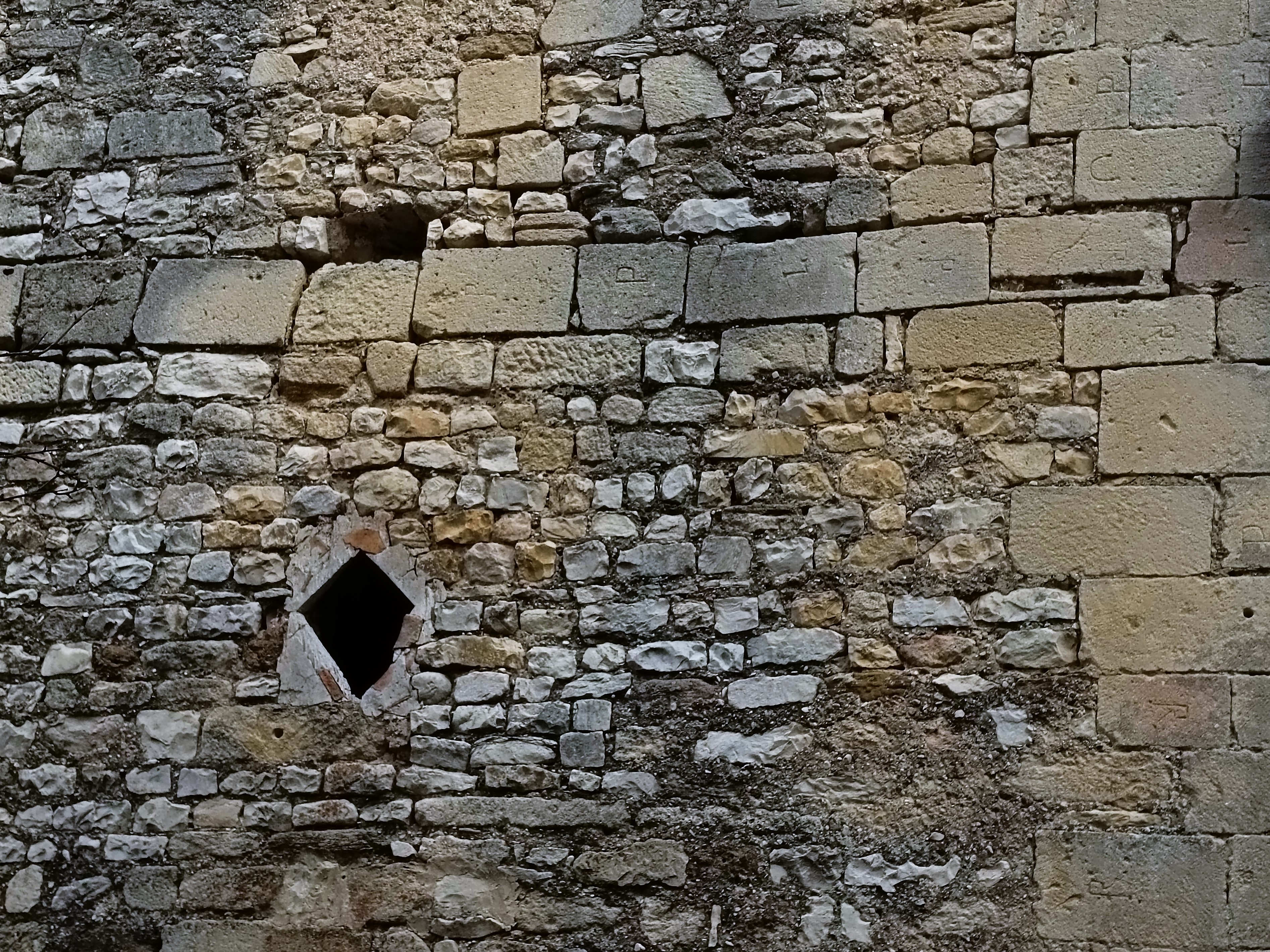 Vaison-la-Romaine, i muri di pietra della Città Medievale
