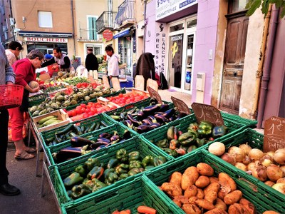 Vaison-la-Romaine, il piacere di fare la spesa al mercato