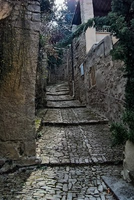 Vaison-la-Romaine, le antiche pietre formano la calade