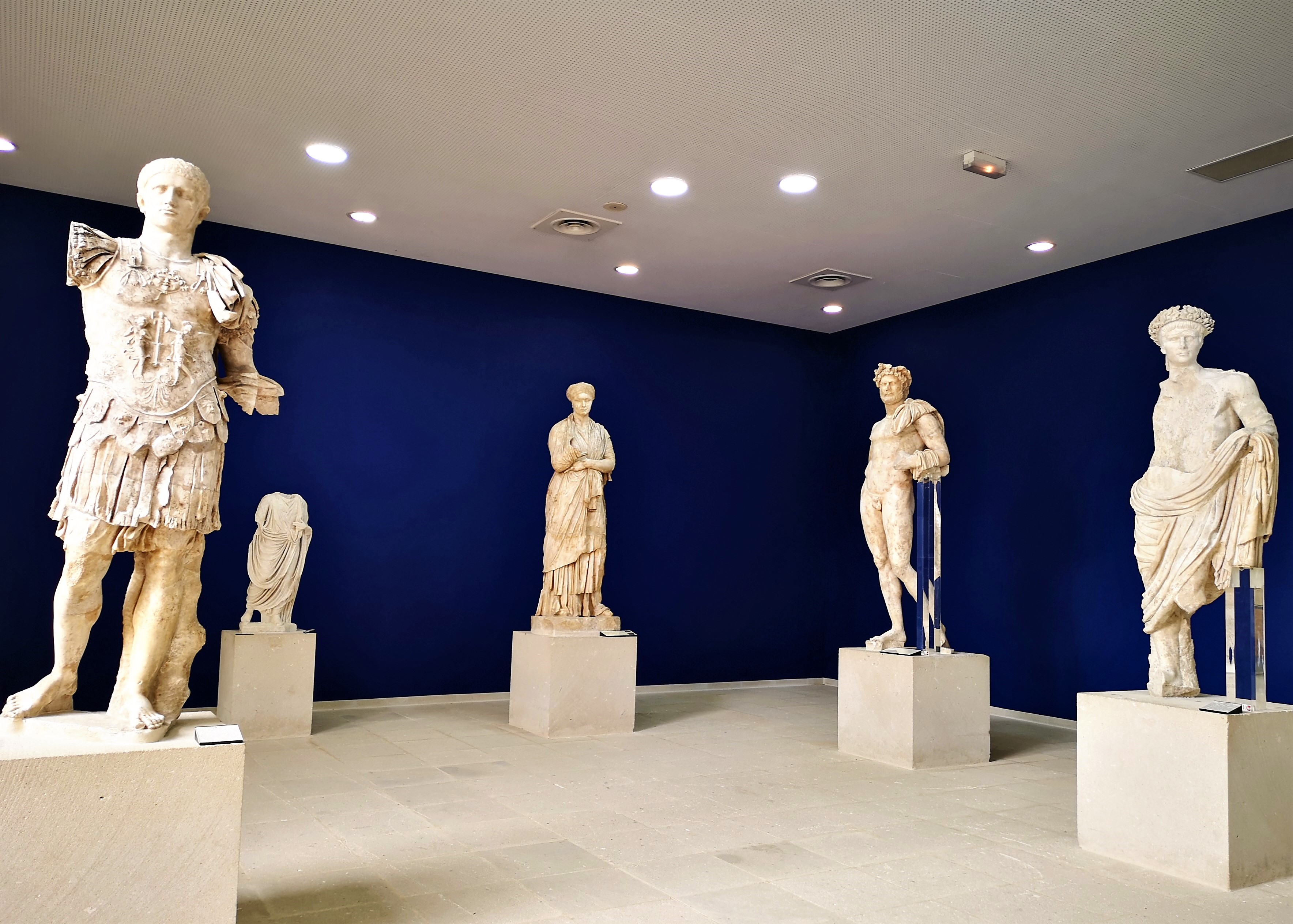 Vaison-la-Romaine, statue imperiali, museo Théo Desplans