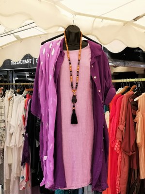 Vaison-la-Romaine, un tocco di viola al mercato
