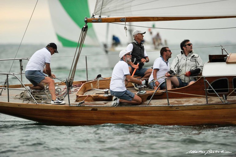 Venezia, equipaggio alle cime durante il V Trofeo Principato di Monaco - @ Matteo Bertolin