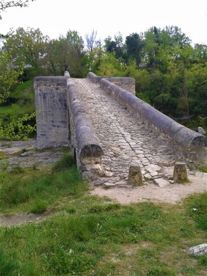 Via Domizia, accesso al ponte romano, Mane © ADT04