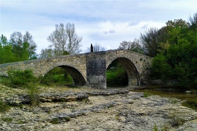Via Domizia, arcate del ponte romano, Mane © ADT04