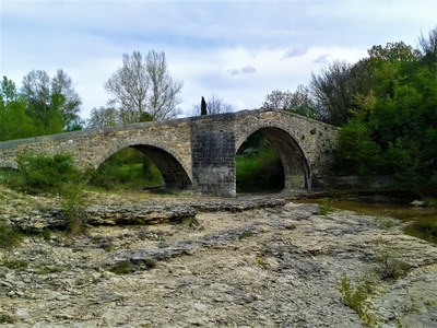 Via Domizia, arcate del ponte romano, Mane © ADT04