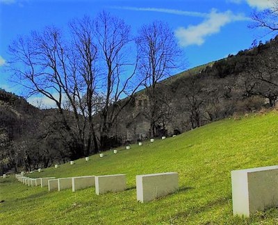 Viapac, Edge-stones, di Richard Nonas © Alpes-de-Haute-Provence Tourisme