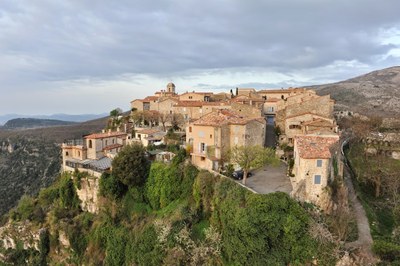 villaggio arroccato nel Pays de Grasse - Foto: © OT Grasse
