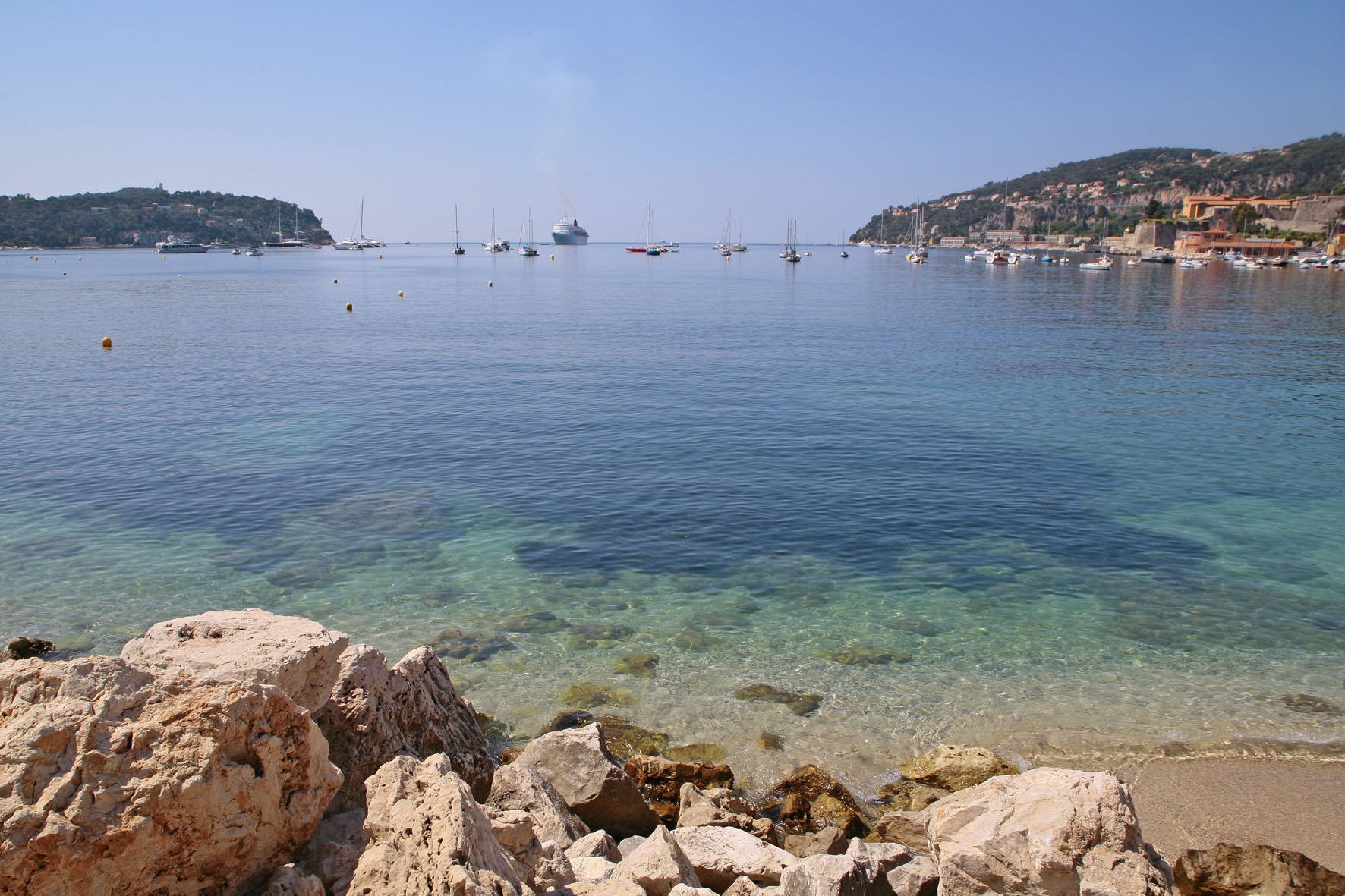 Villefranche sur Mer, Plage des Marinieres © France Coeur Riviera